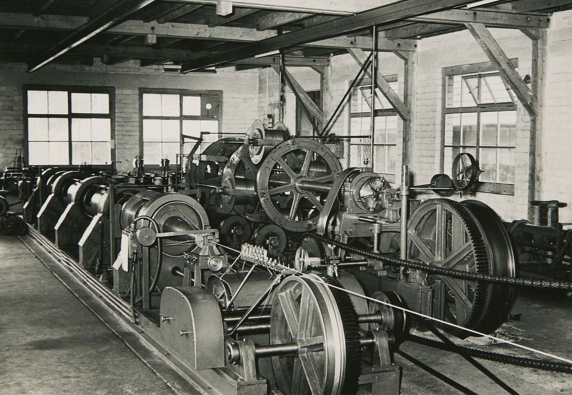 The first machines for the production of steel wires